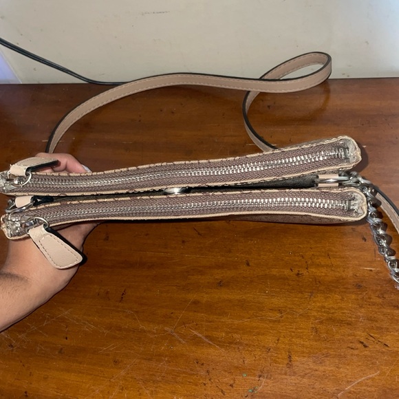 Guess purse - Picture 8 of 12